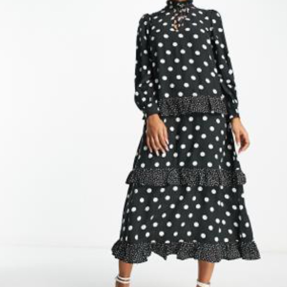 Black and White Tiered Long Sleeve Dress for Wedding Guest